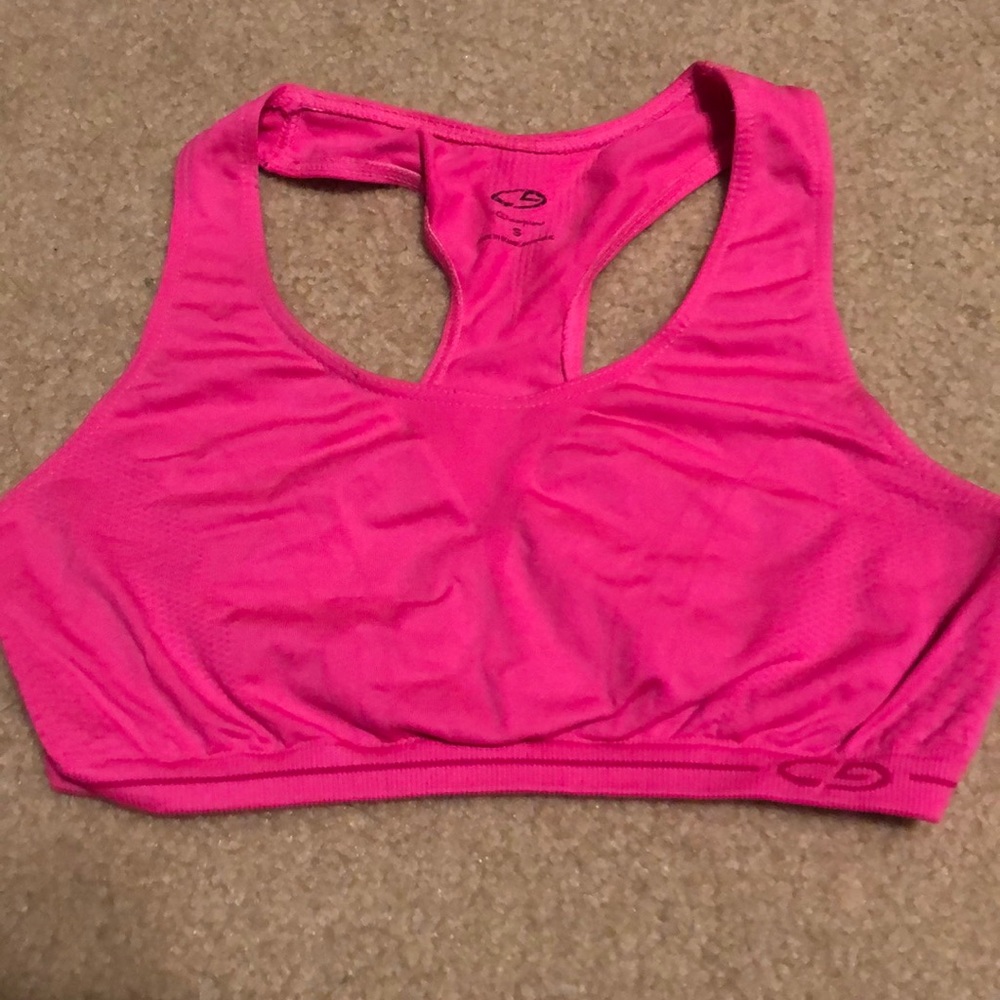 Neon sports bra champion!
